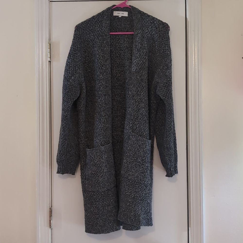John + Jenn Gray Oversized Sweater with Front Pockets Size XS / S Fits up to L